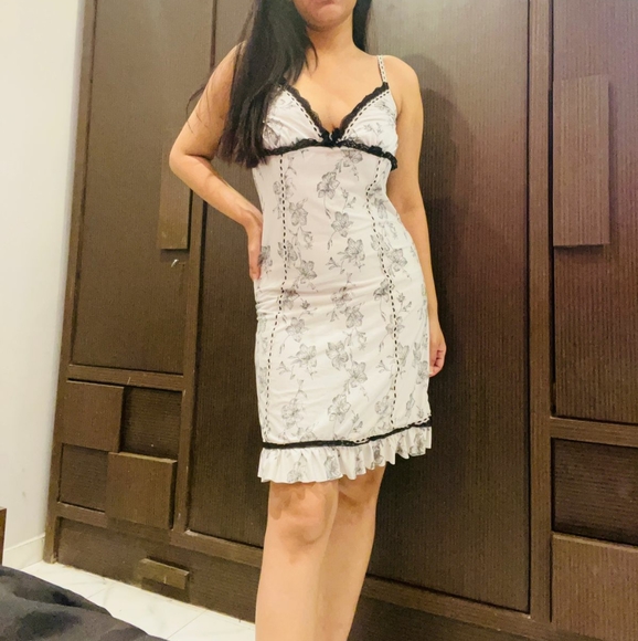 Dresses & Skirts - White beautiful slip dress